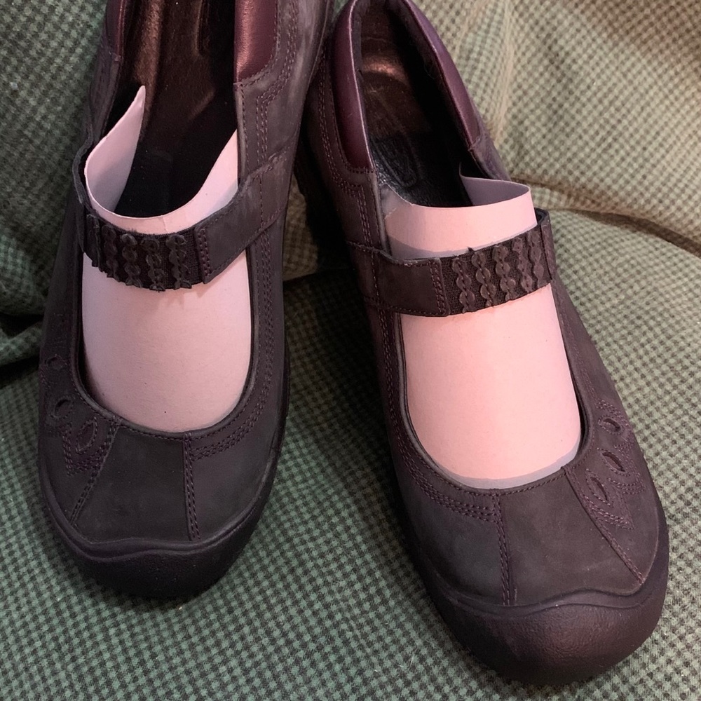 Women’s shoes